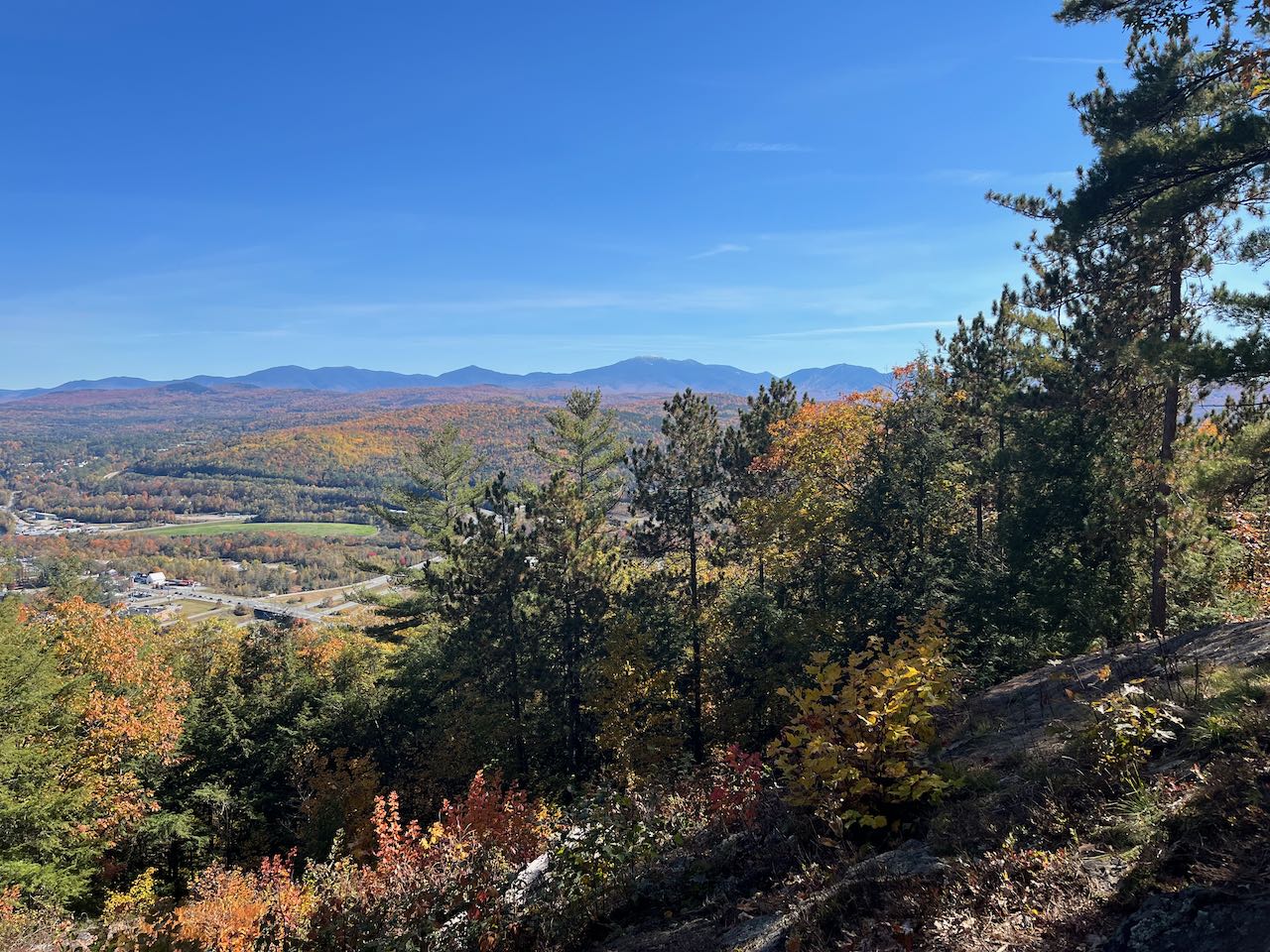Kilburn Crags NH Family Hikes